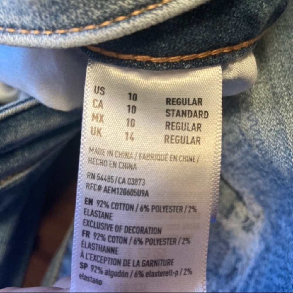 American eagle ripped jeans